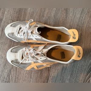 Gray Whit and peach colored Le -Tigre women’s shoes, size 9